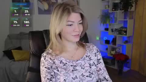 Cute online show from 09-23-25, 03:15