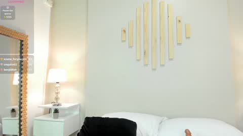J U L IA   M A R T I N E Z online show from 01-04-25, 05:37