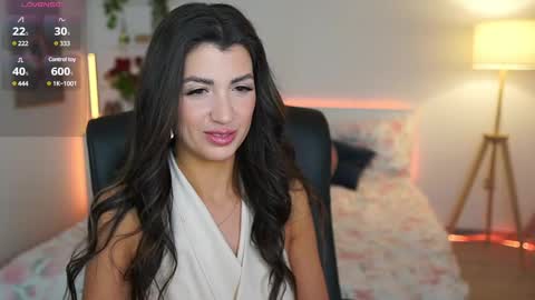 Julia online show from 03-05-25, 10:32