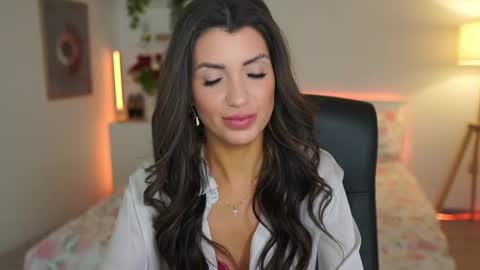 Julia online show from 03-06-25, 02:29