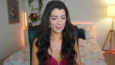 Julia online show from 03-06-25, 06:16