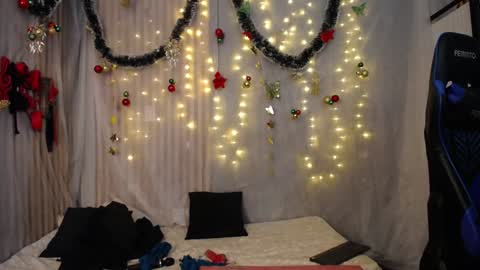 Snapshot of julia_sweet1_ chatting on 12-30-24, 07:37 Juliana online show from 12-30-24, 07:37