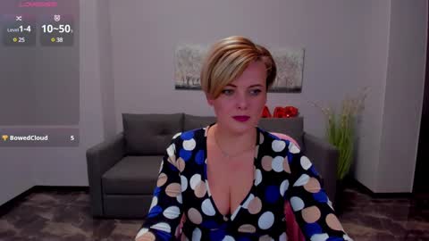 Julia online show from 02-19-25, 01:28