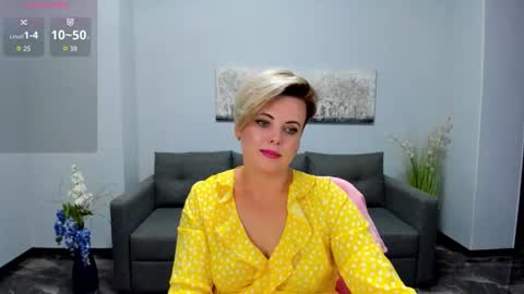 Snapshot of julia_wilsons chatting on 10-03-25, 11:51 Julia online show from 10-03-25, 11:51