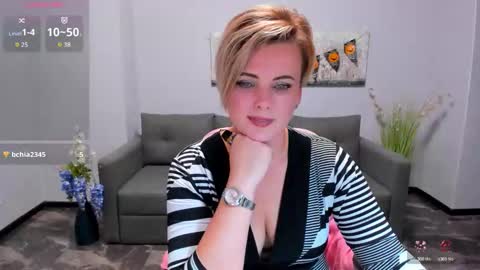 Snapshot of julia_wilsons chatting on 11-05-25, 01:00 Julia online show from 11-05-25, 01:00