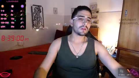 Julian online show from 11-05-25, 01:38