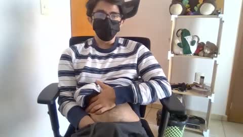 Julian Mora online show from 03-05-25, 06:23