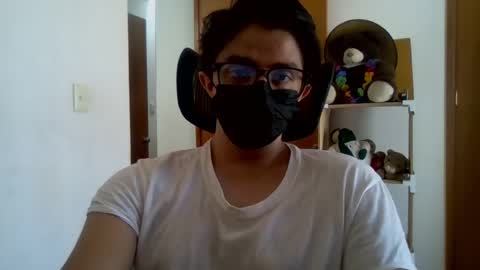 Julian Mora online show from 03-09-25, 07:37