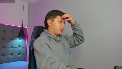 Snapshot of julian_smith21 chatting on 02-25-26, 12:15 julian_smith21 online show from 02-25-26, 12:15