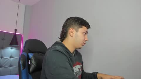 Snapshot of julian_smith21 chatting on 02-26-26, 12:15 julian_smith21 online show from 02-26-26, 12:15