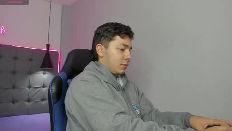 Snapshot of julian_smith21 chatting on 02-27-26, 12:27 julian_smith21 online show from 02-27-26, 12:27