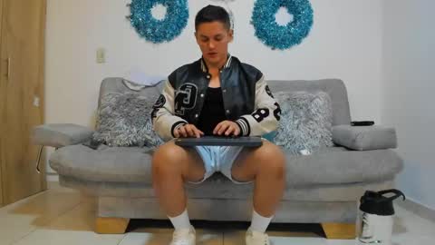 julian_wallace online show from 01-13-25, 01:56