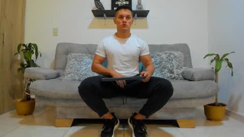 julian_wallace online show from 01-27-25, 03:07