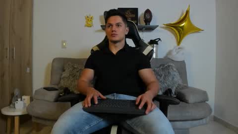 julian_wallace online show from 10-07-25, 06:16