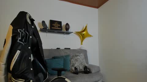 julian_wallace online show from 10-18-25, 06:30