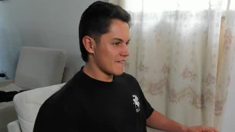julian_wallace1 online show from 05-30-26, 06:05