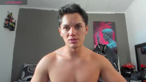 Snapshot of julian_wallace1 chatting on 06-10-26, 06:40 julian_wallace1 online show from 06-10-26, 06:40