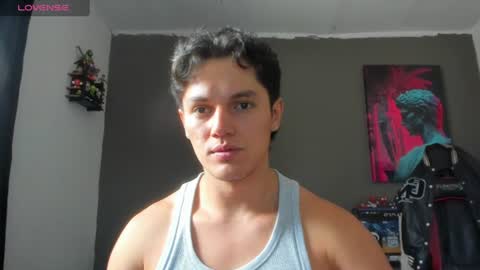 Snapshot of julian_wallace1 chatting on 06-12-26, 04:17 julian_wallace1 online show from 06-12-26, 04:17