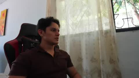 Snapshot of julian_wallace1 chatting on 06-20-26, 06:44 julian_wallace1 online show from 06-20-26, 06:44