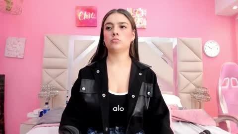 juliana_diamond_ online show from 05-12-26, 03:03