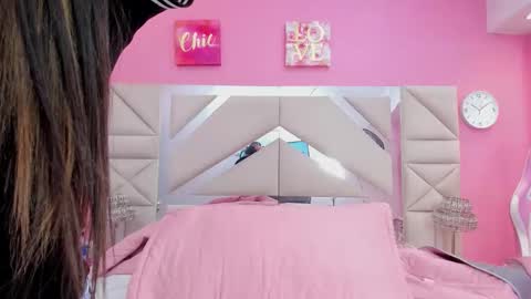 juliana_diamond_ online show from 05-14-26, 03:24