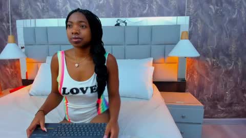 juliana_glam online show from 05-19-26, 02:23