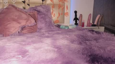 juliana_js_ online show from 10-10-25, 07:51