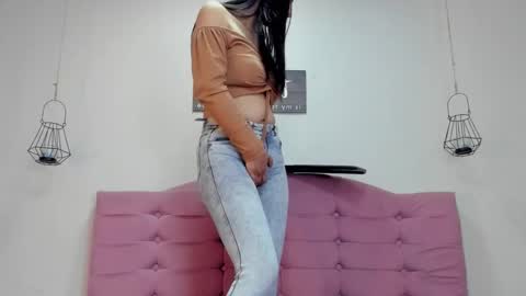 Juliana online show from 12-18-25, 04:13