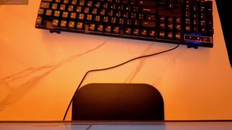 Online 2200 to 600 online show from 11-25-25, 02:44