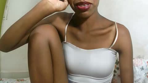 Snapshot of julianahsexy27 chatting on 02-18-26, 07:10 Nathie online show from 02-18-26, 07:10