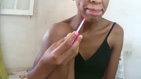 Snapshot of julianahsexy27 chatting on 02-22-26, 09:19 Nathie online show from 02-22-26, 09:19