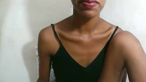 Snapshot of julianahsexy27 chatting on 02-22-26, 09:24 Nathie online show from 02-22-26, 09:24