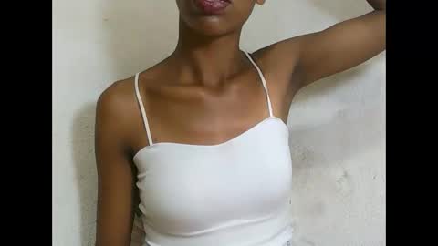 Snapshot of julianahsexy27 chatting on 02-23-26, 11:02 Nathie online show from 02-23-26, 11:02