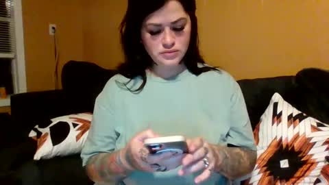 Snapshot of julianaxxxrose chatting on 12-18-24, 12:40 Texas Mamasita online show from 12-18-24, 12:40