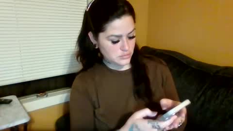 Snapshot of julianaxxxrose chatting on 01-03-25, 12:30 Texas Mamasita online show from 01-03-25, 12:30