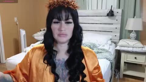 Texas Mamasita online show from 10-16-25, 01:56