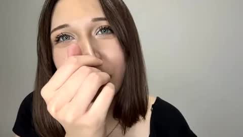 Kira online show from 04-20-26, 03:37