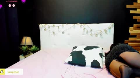 Snapshot of julianna_jamii chatting on 12-01-24, 07:36 Julianna online show from 12-01-24, 07:36