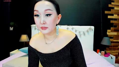 Snapshot of julianna_jamii chatting on 02-04-25, 11:27 Julianna online show from 02-04-25, 11:27