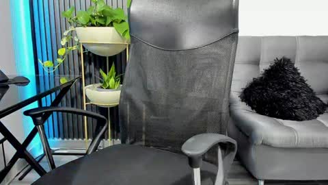 Julian online show from 12-26-24, 05:40