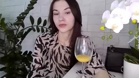 Snapshot of juliaorgasm chatting on 03-12-26, 03:29 Julia online show from 03-12-26, 03:29