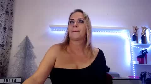 Julia online show from 12-01-25, 08:25