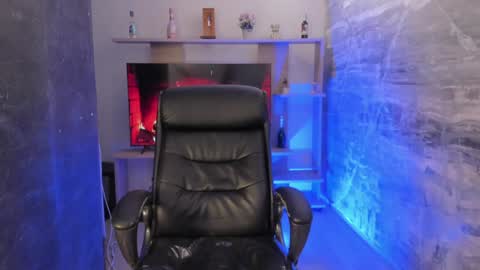 Julias online show from 12-18-24, 05:52