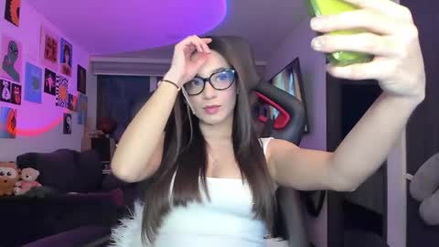 Jeimy Help me to reach 100 thumbs up online show from 03-30-26, 11:28