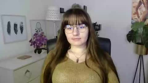 Julie online show from 09-22-25, 12:40