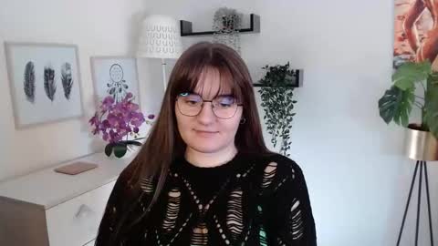 Julie online show from 09-25-25, 12:42