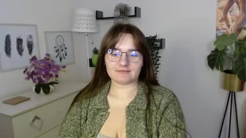 Julie online show from 10-08-25, 12:58