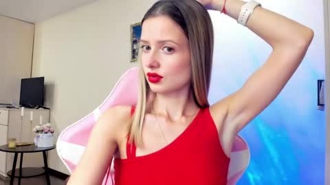 Snapshot of julie_flores chatting on 10-05-25, 02:48 Julie online show from 10-05-25, 02:48