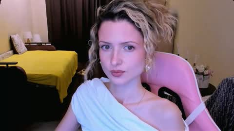 Julie online show from 02-25-26, 04:27