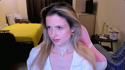 Julie online show from 03-17-26, 03:15